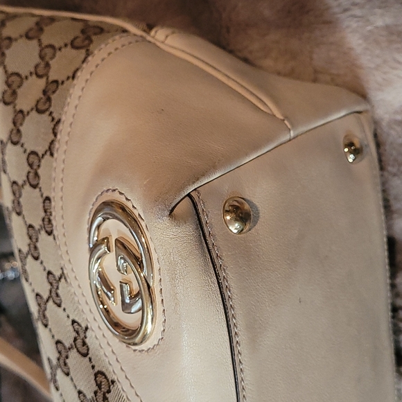 GUCCI BRITT  Signature GG  Tote Purse handbag - Picture 8 of 16